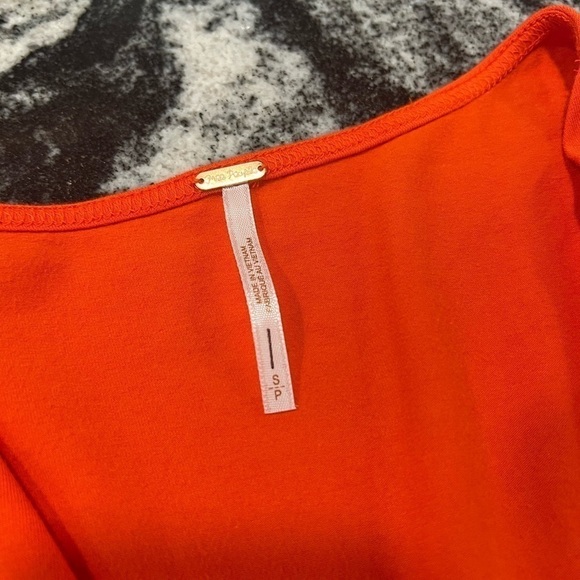 FREE PEOPLE deep orange puff short sleeves with plunging neckline top - Picture 9 of 10